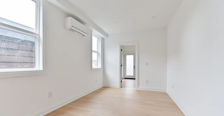 201-228 Emerson Avenue, Toronto, ON, M6H 3T6 - 5