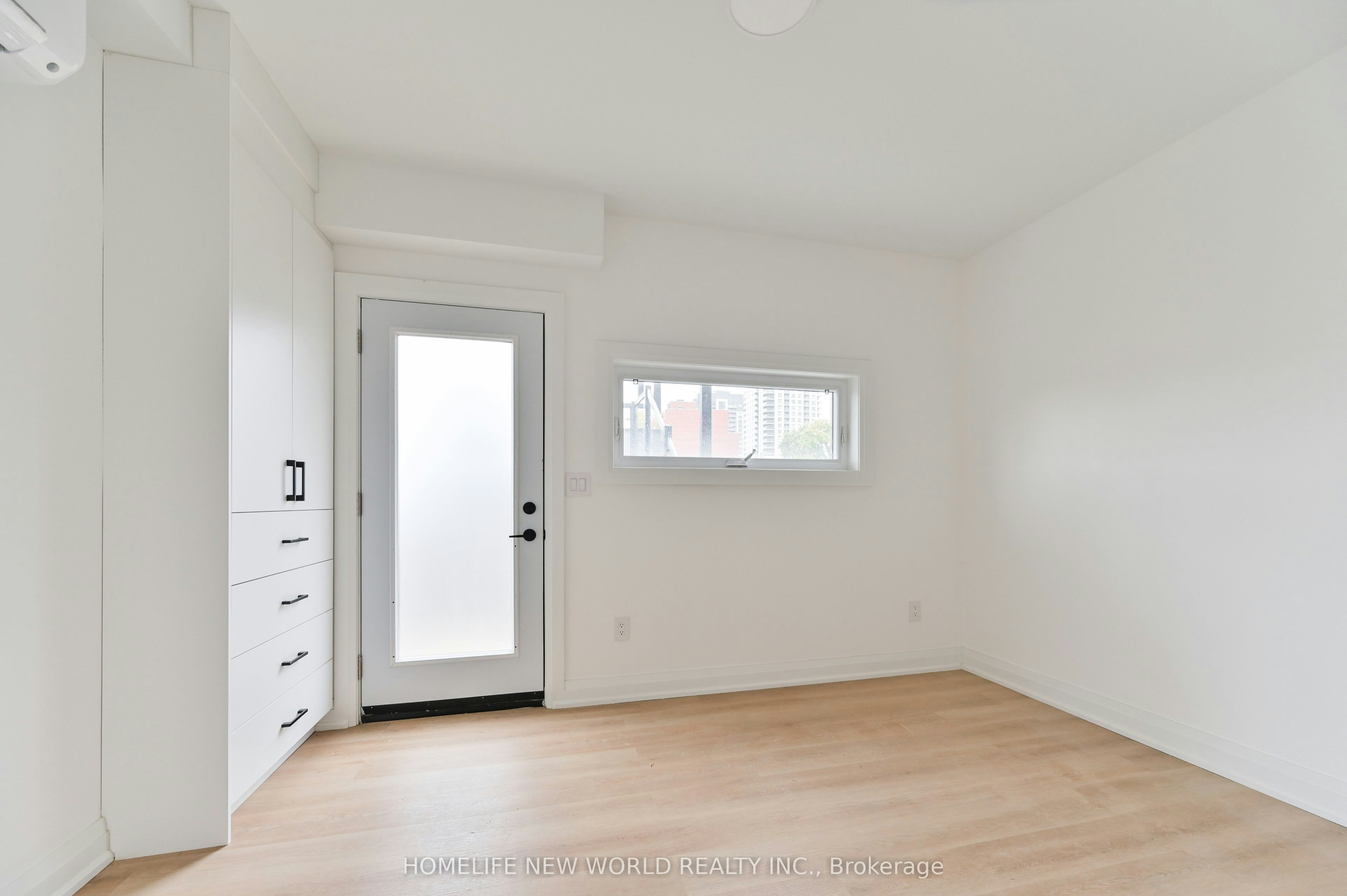 201-228 Emerson Avenue, Toronto, ON, M6H 3T6 - 4