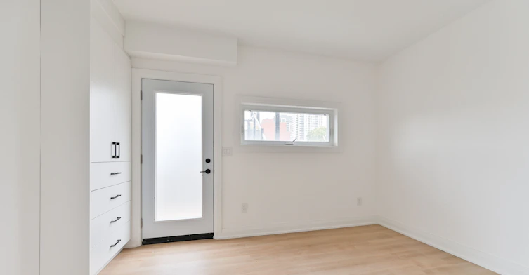 201-228 Emerson Avenue, Toronto, ON, M6H 3T6 - 4