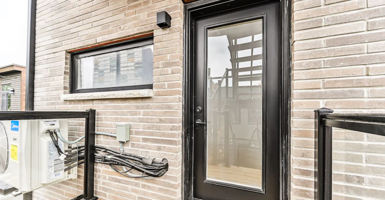 201-228 Emerson Avenue, Toronto, ON, M6H 3T6 - 12