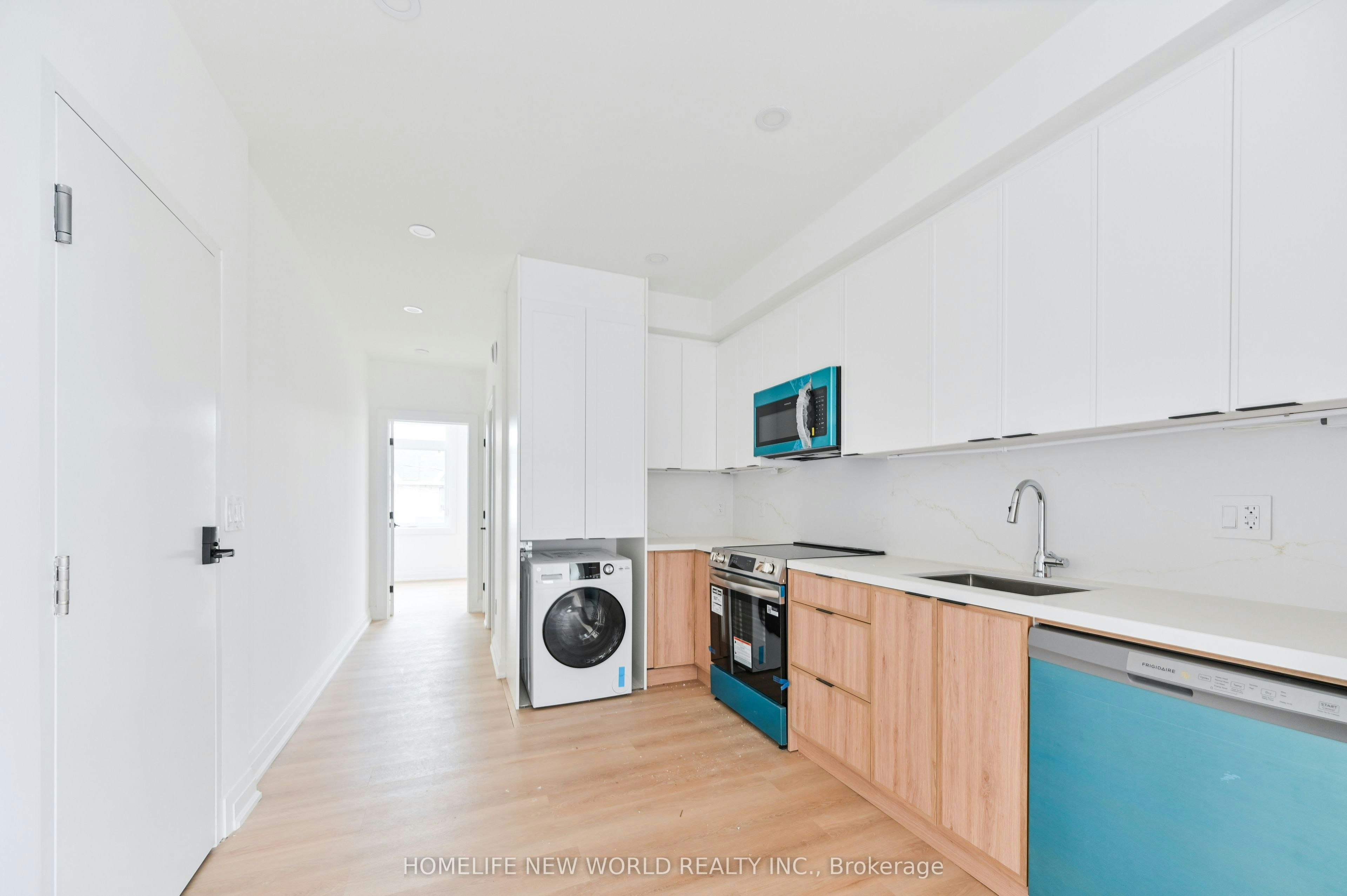 201-228 Emerson Avenue, Toronto, ON, M6H 3T6 - 6