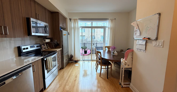 23 Edward Horton Crescent, Toronto, ON, M8Z 0E5 - 4
