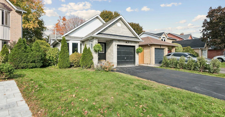 818 Miriam Crescent, Burlington, ON, L7S 2B9