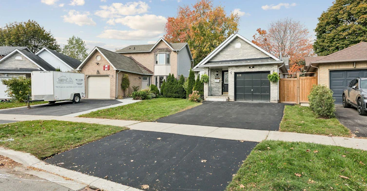 818 Miriam Crescent, Burlington, ON, L7S 2B9 - 2