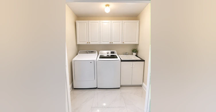 5034 Moulin Rouge Crescent, Mississauga, ON, L5V 1R6 - 9