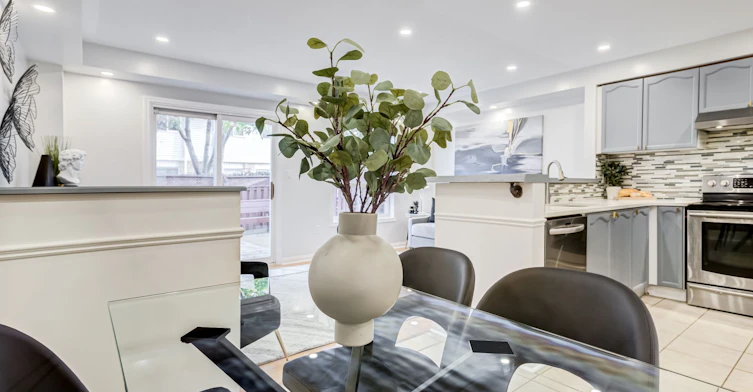 4398 Fairview Street, Burlington, ON, L7L 6S8 - 8