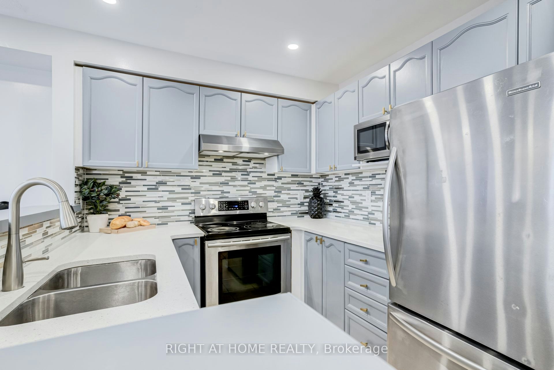 4398 Fairview Street, Burlington, ON, L7L 6S8 - 11