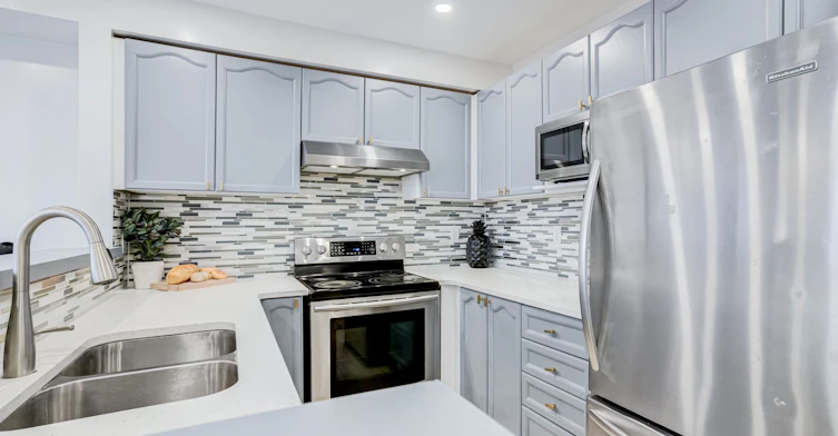 4398 Fairview Street, Burlington, ON, L7L 6S8 - 11