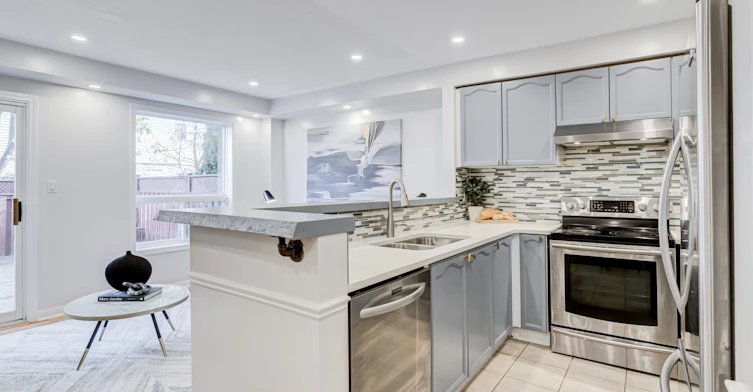 4398 Fairview Street, Burlington, ON, L7L 6S8 - 10