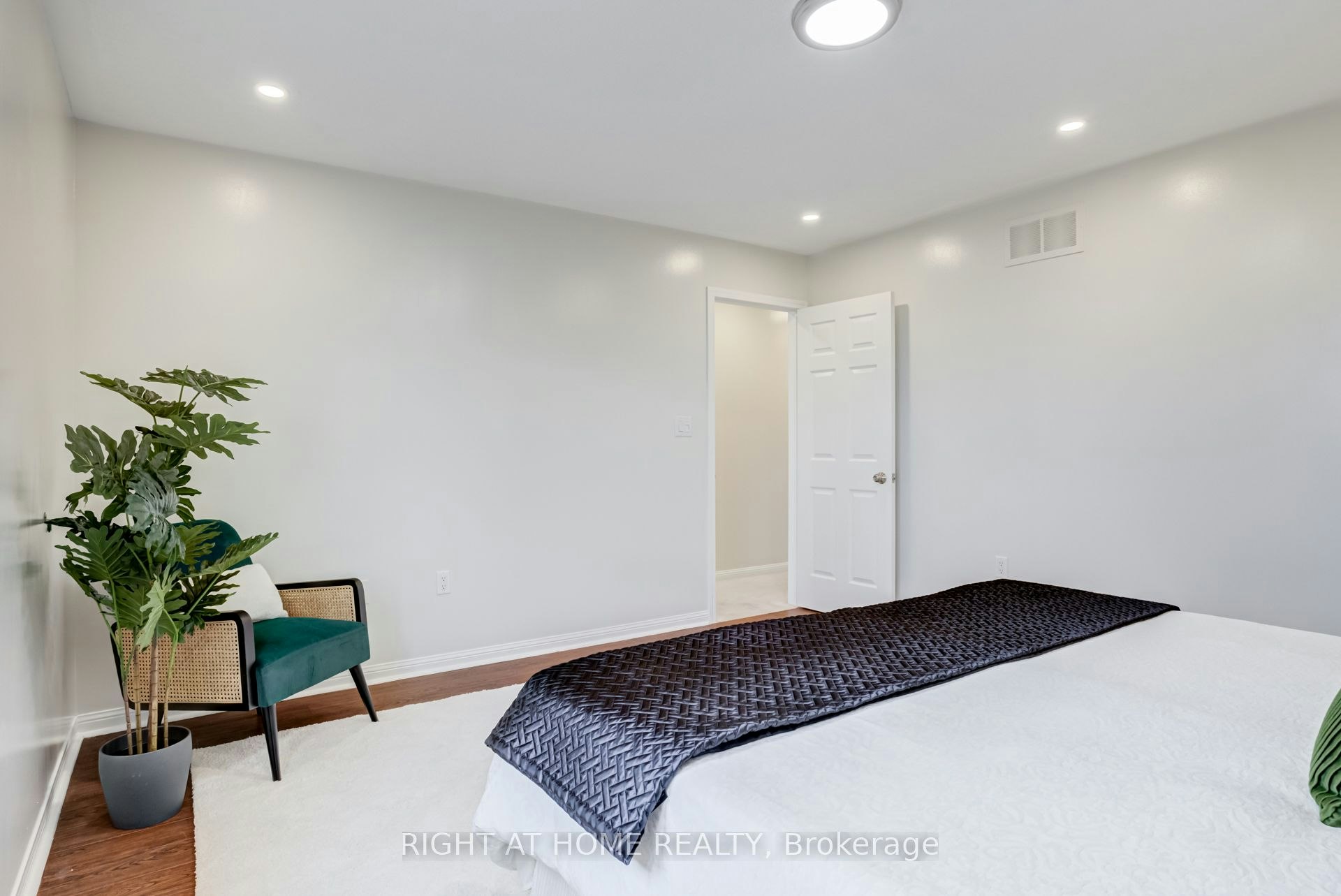 4398 Fairview Street, Burlington, ON, L7L 6S8 - 23