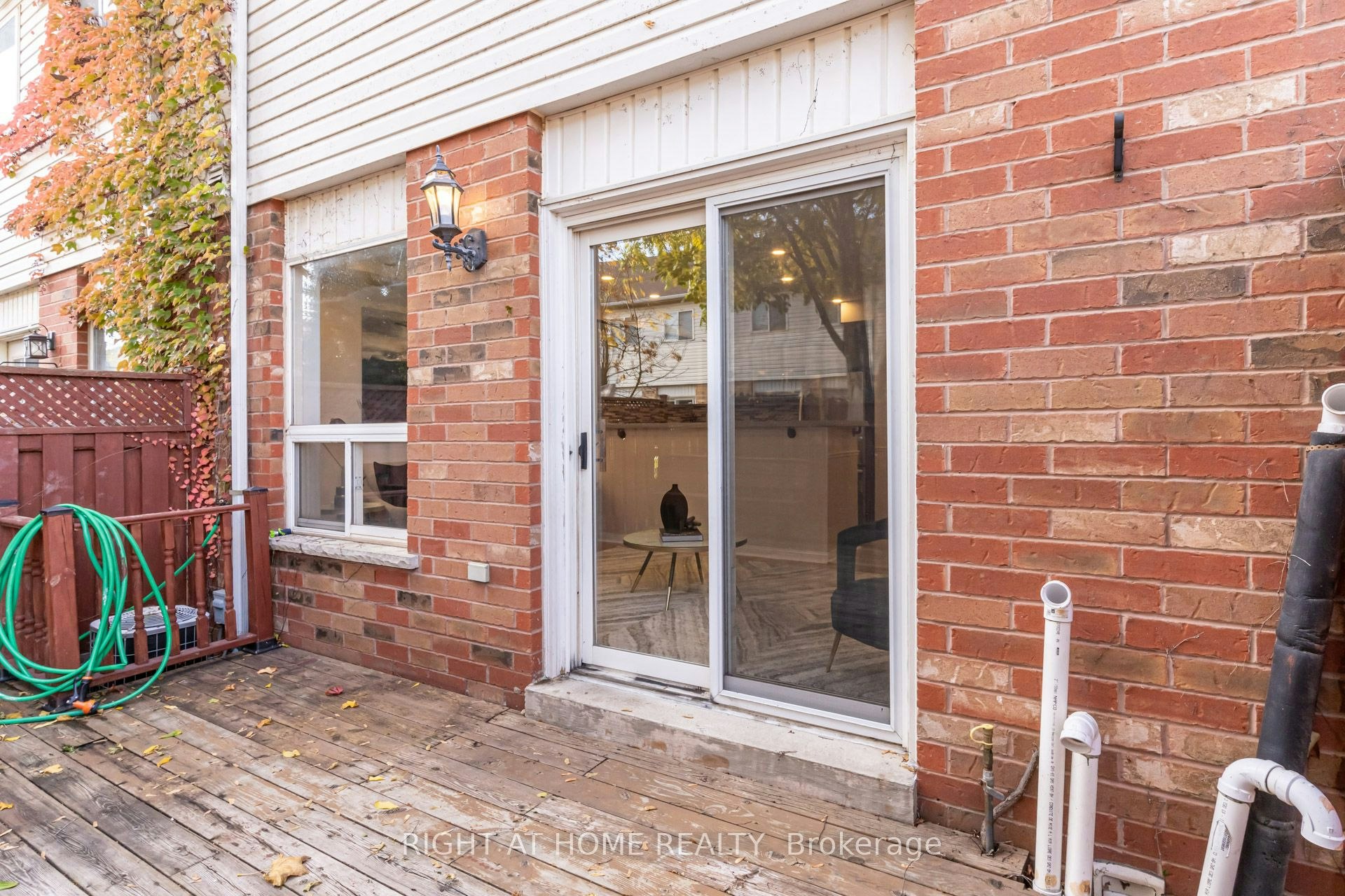 4398 Fairview Street, Burlington, ON, L7L 6S8 - 40