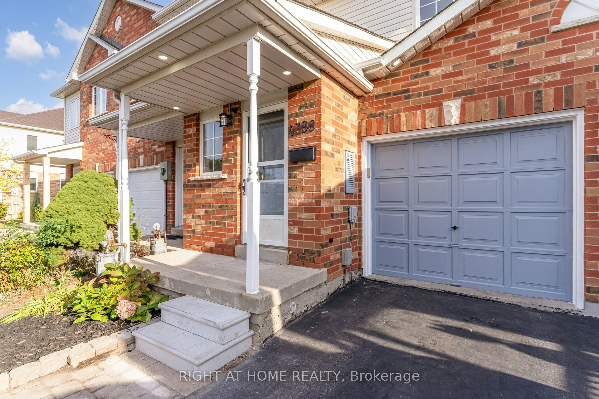 4398 Fairview Street, Burlington, ON, L7L 6S8 - 2