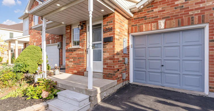 4398 Fairview Street, Burlington, ON, L7L 6S8 - 2