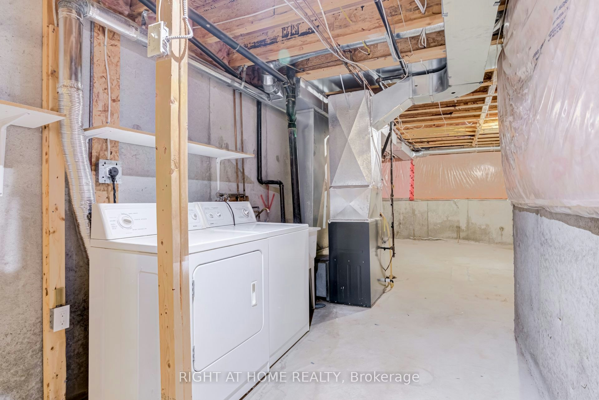4398 Fairview Street, Burlington, ON, L7L 6S8 - 35