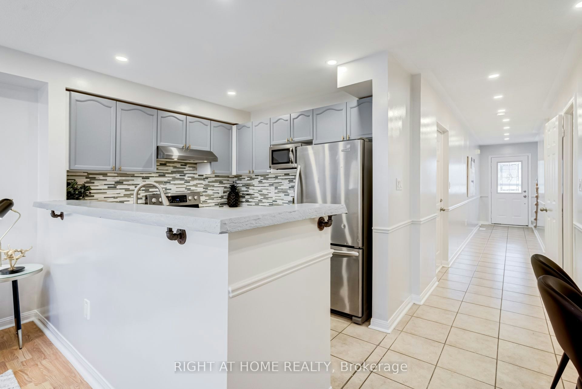 4398 Fairview Street, Burlington, ON, L7L 6S8 - 9