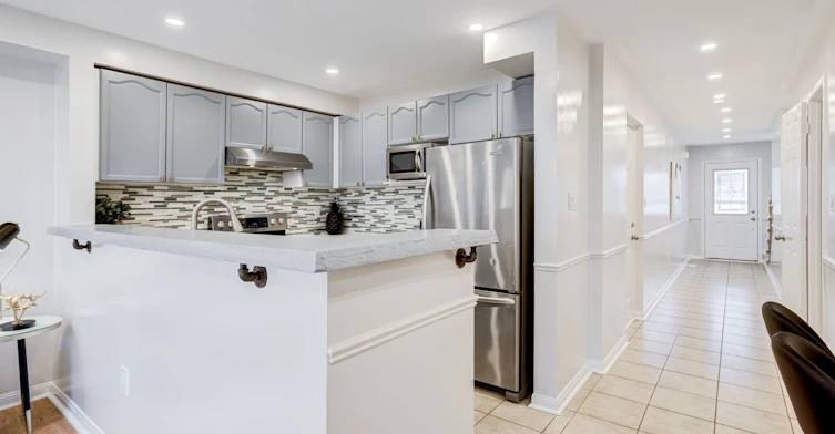 4398 Fairview Street, Burlington, ON, L7L 6S8 - 9