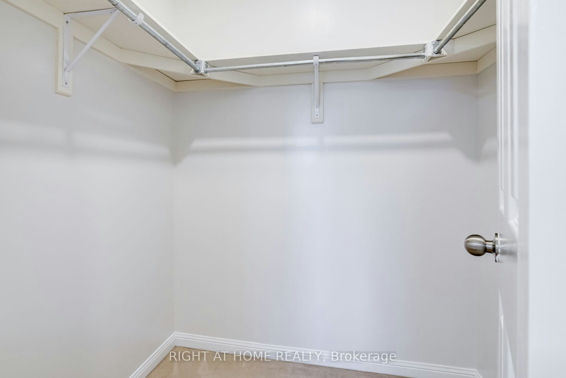 4398 Fairview Street, Burlington, ON, L7L 6S8 - 25