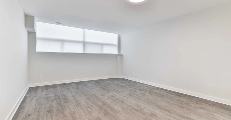 Lower-72 Winston Park Boulevard, Toronto, ON, M3K 1C3 - 2