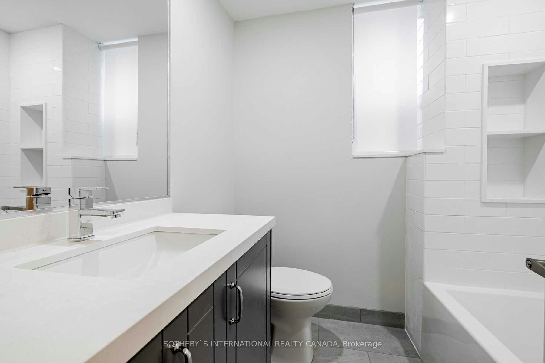 Lower-72 Winston Park Boulevard, Toronto, ON, M3K 1C3 - 16