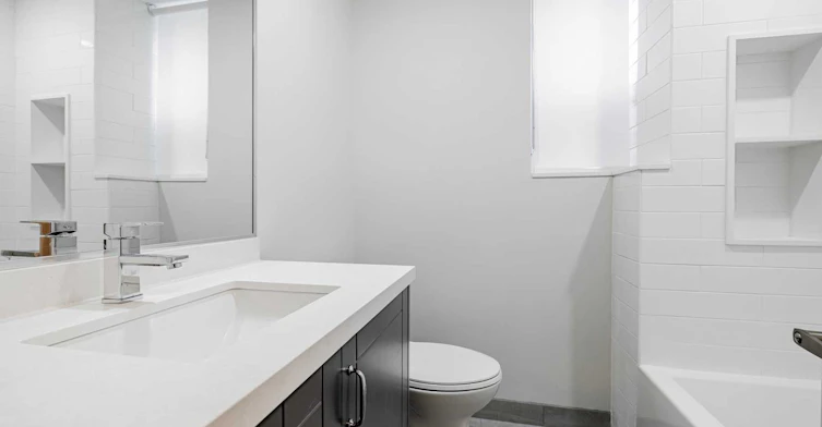 Lower-72 Winston Park Boulevard, Toronto, ON, M3K 1C3 - 16