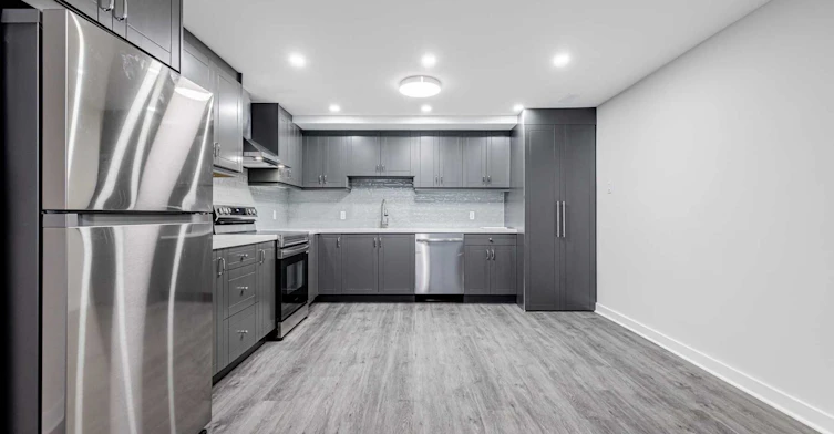 Lower-72 Winston Park Boulevard, Toronto, ON, M3K 1C3 - 4