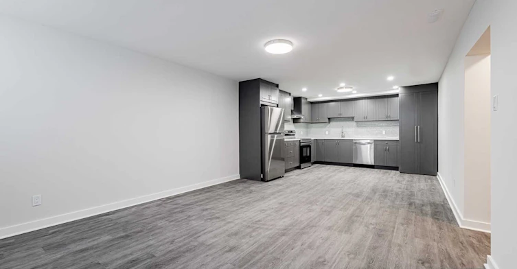 Lower-72 Winston Park Boulevard, Toronto, ON, M3K 1C3 - 9