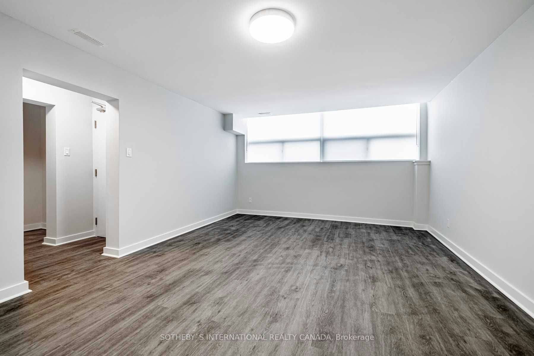 Lower-72 Winston Park Boulevard, Toronto, ON, M3K 1C3
