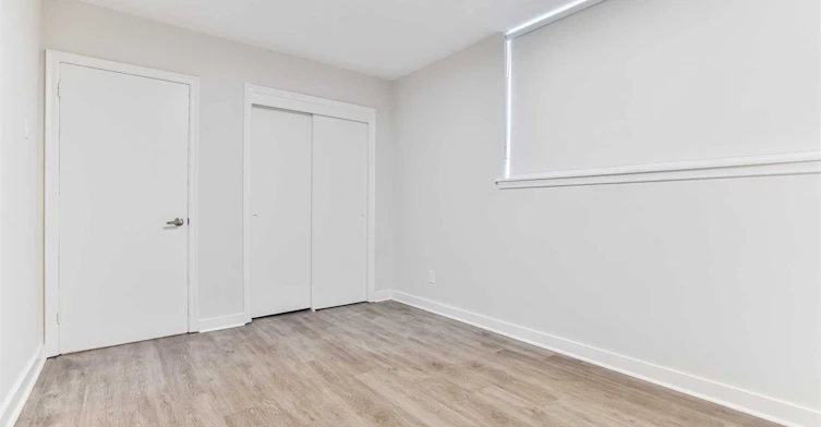 Lower-72 Winston Park Boulevard, Toronto, ON, M3K 1C3 - 13