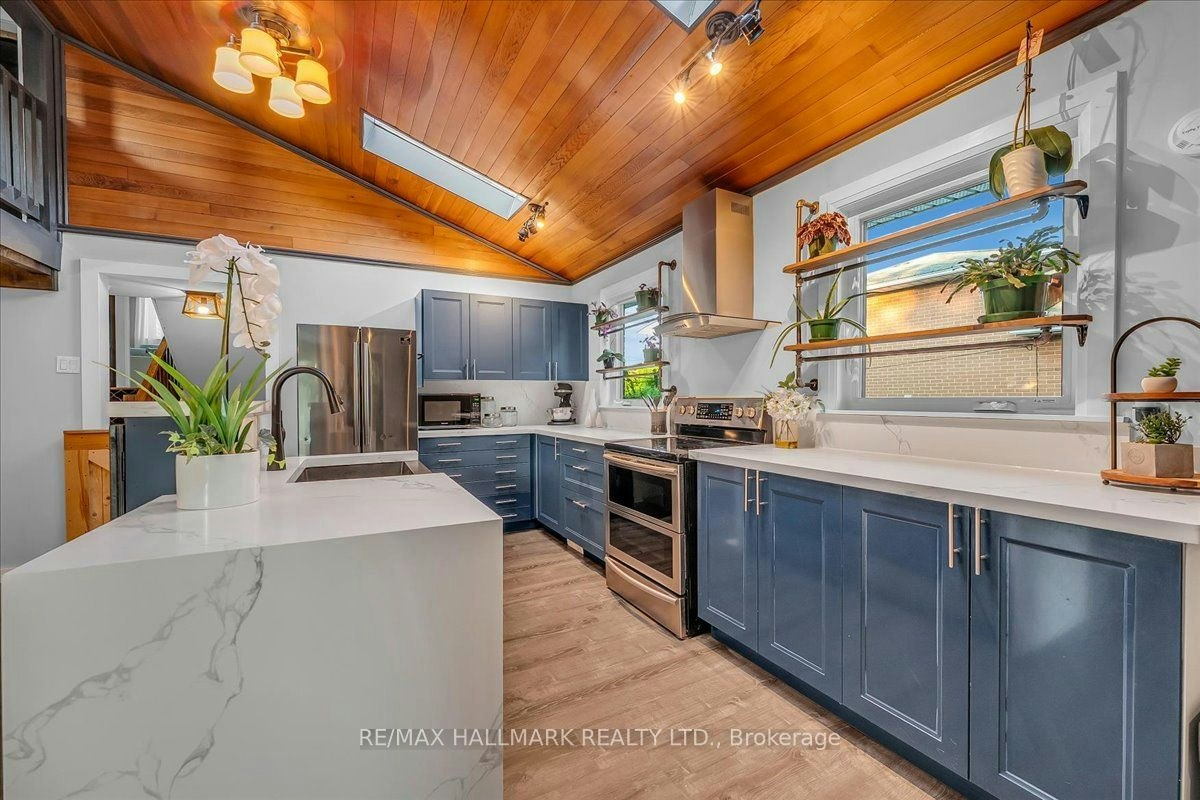 1286 Napier Crescent, Oakville, ON, L6H 2A4