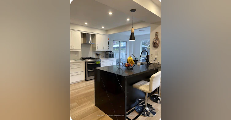 2649 Credit Valley Road, Mississauga, ON, L5M 4J7 - 9