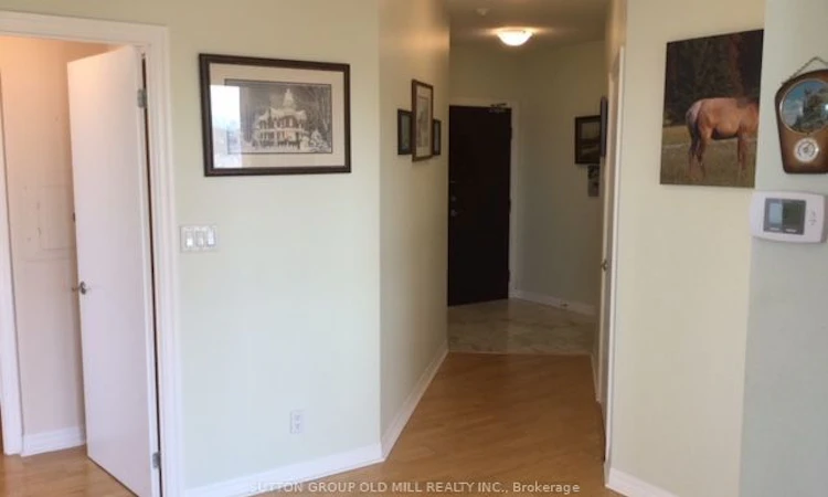 909-1359 Rathburn Road E