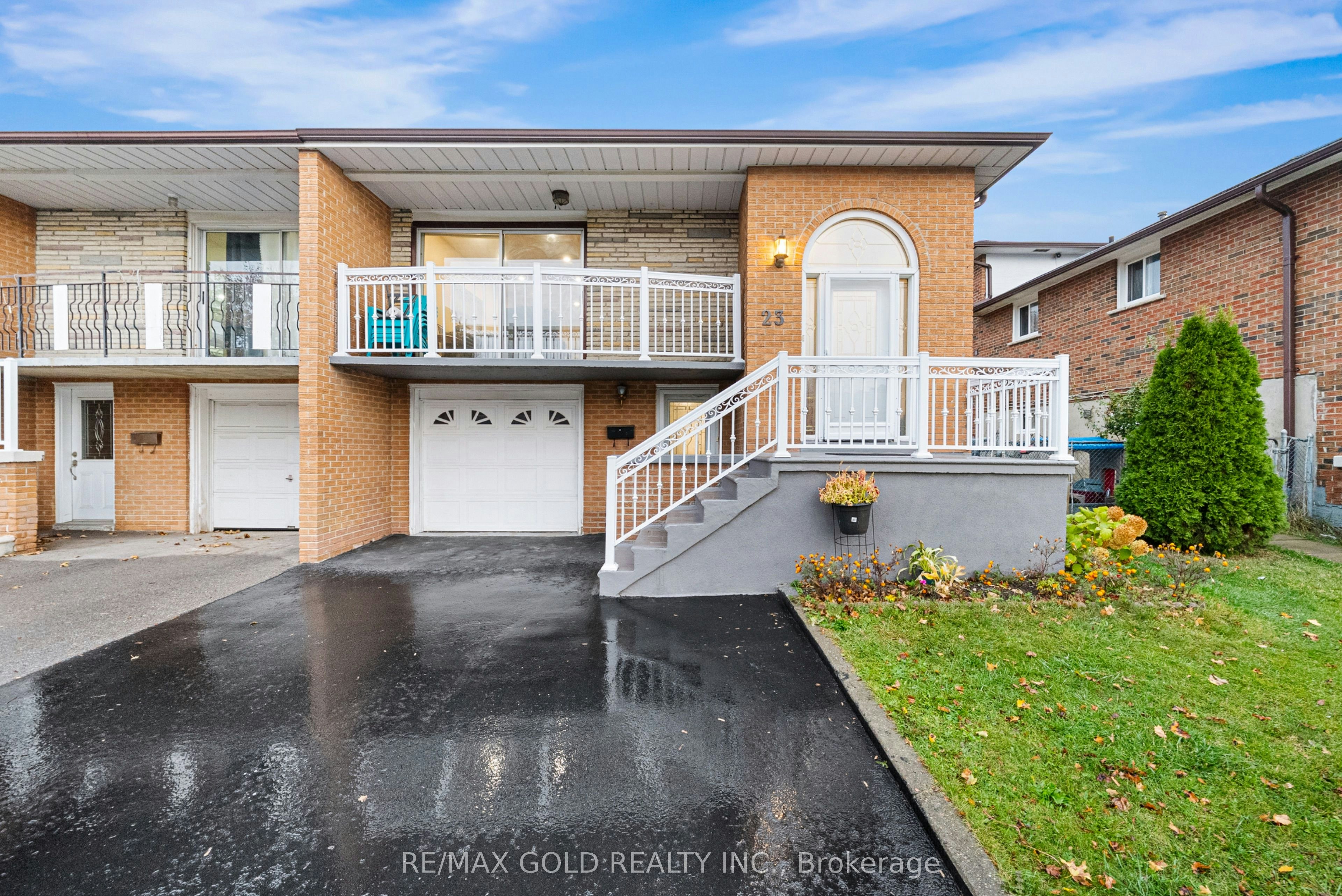 23 Radford Drive, Brampton, ON, L6V 2Y8