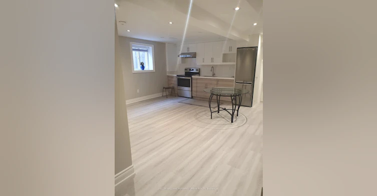 4123 Woodington Drive, Mississauga, ON, L4Z 1K2