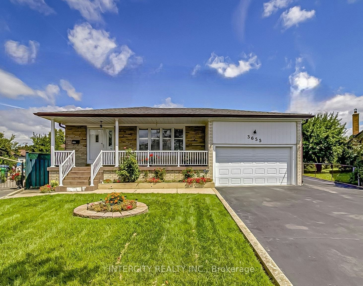 3655 Yuma Court, Mississauga, ON, L4T 2E9