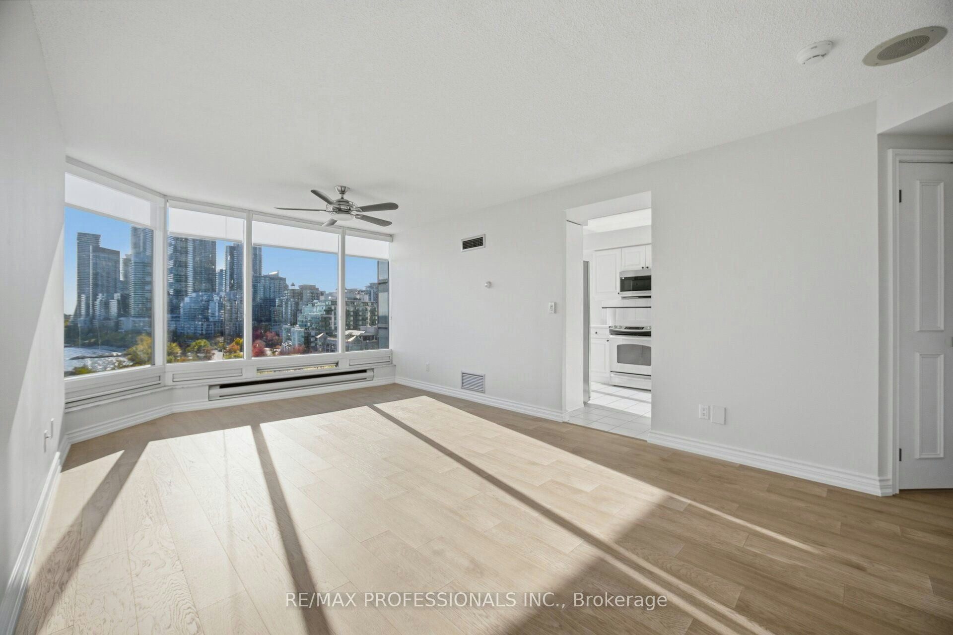 1004-1 Palace Pier Court, Toronto, ON, M8X 0A1 - 8