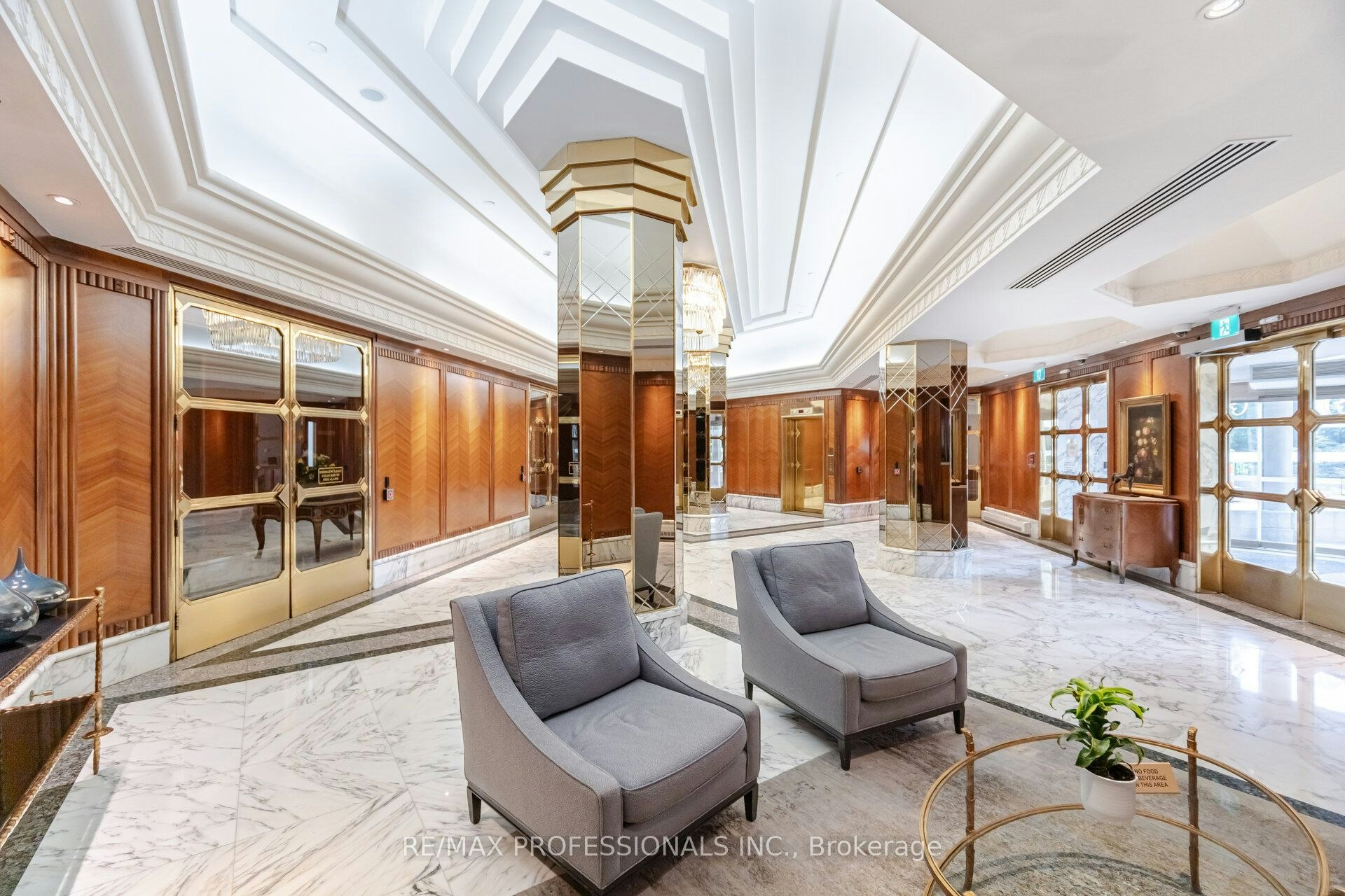 1004-1 Palace Pier Court, Toronto, ON, M8X 0A1 - 4