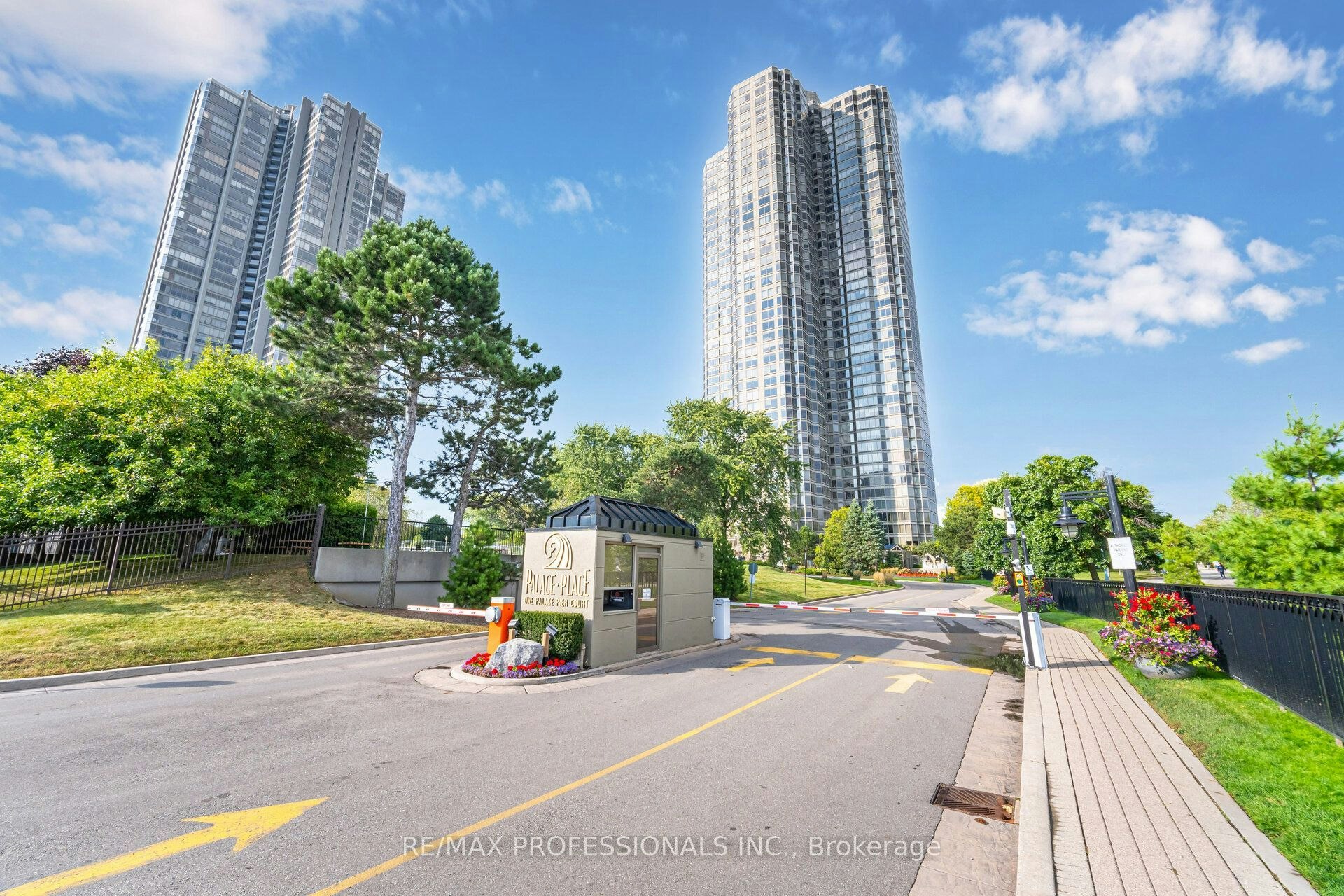 1004-1 Palace Pier Court, Toronto, ON, M8X 0A1 - 2