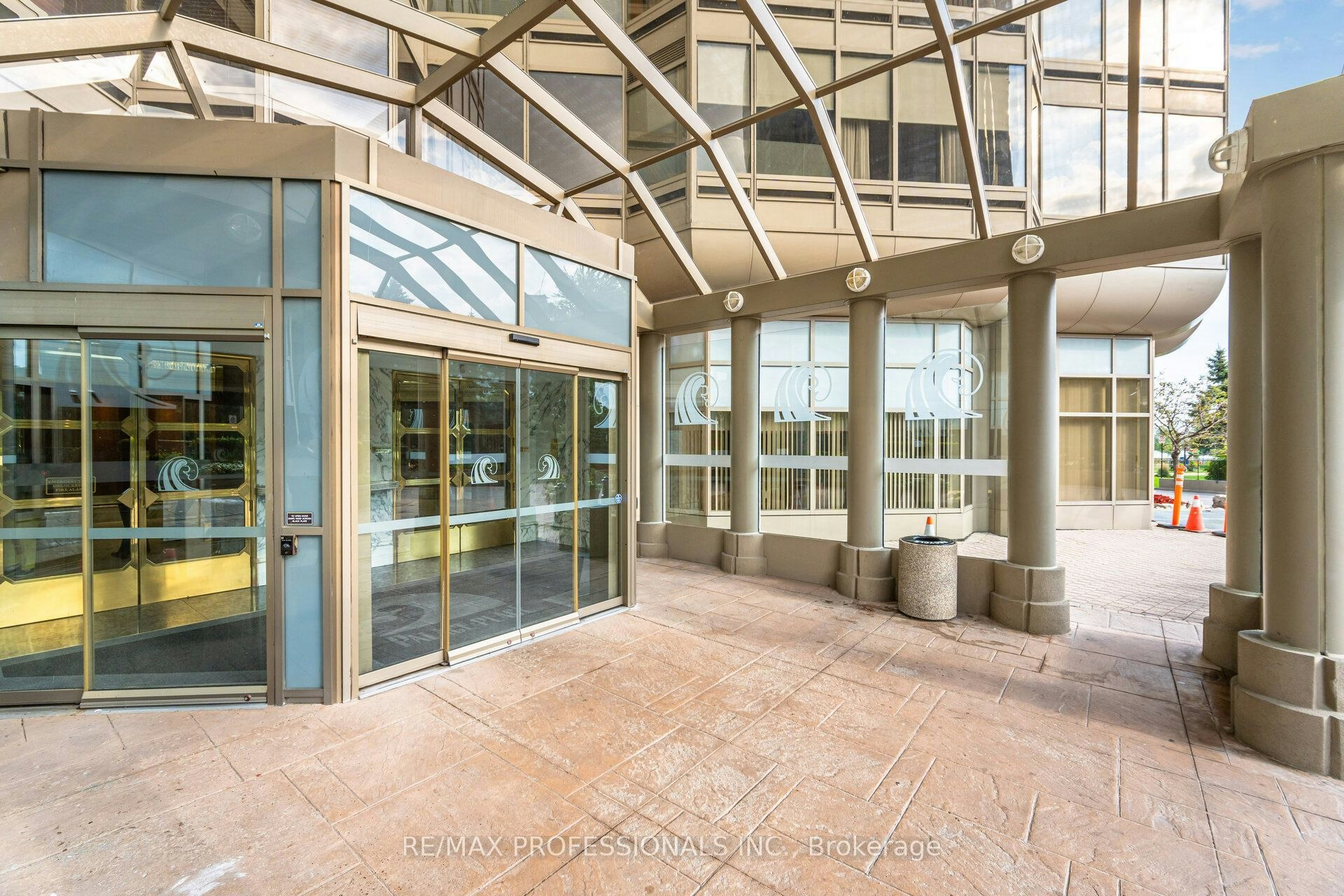 1004-1 Palace Pier Court, Toronto, ON, M8X 0A1 - 3