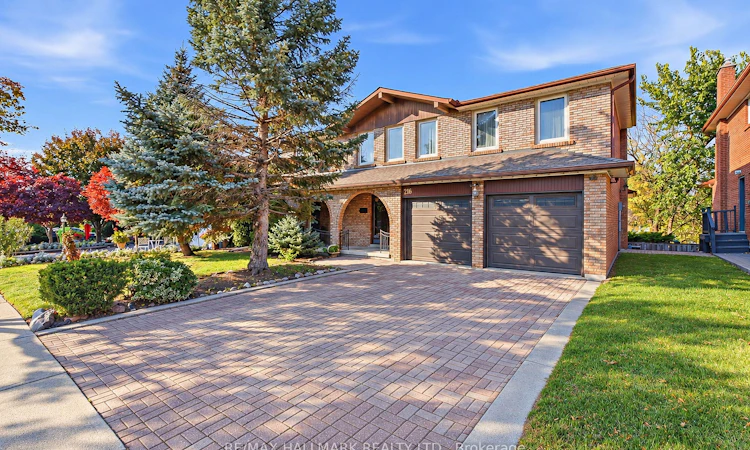 216 Gracefield Avenue