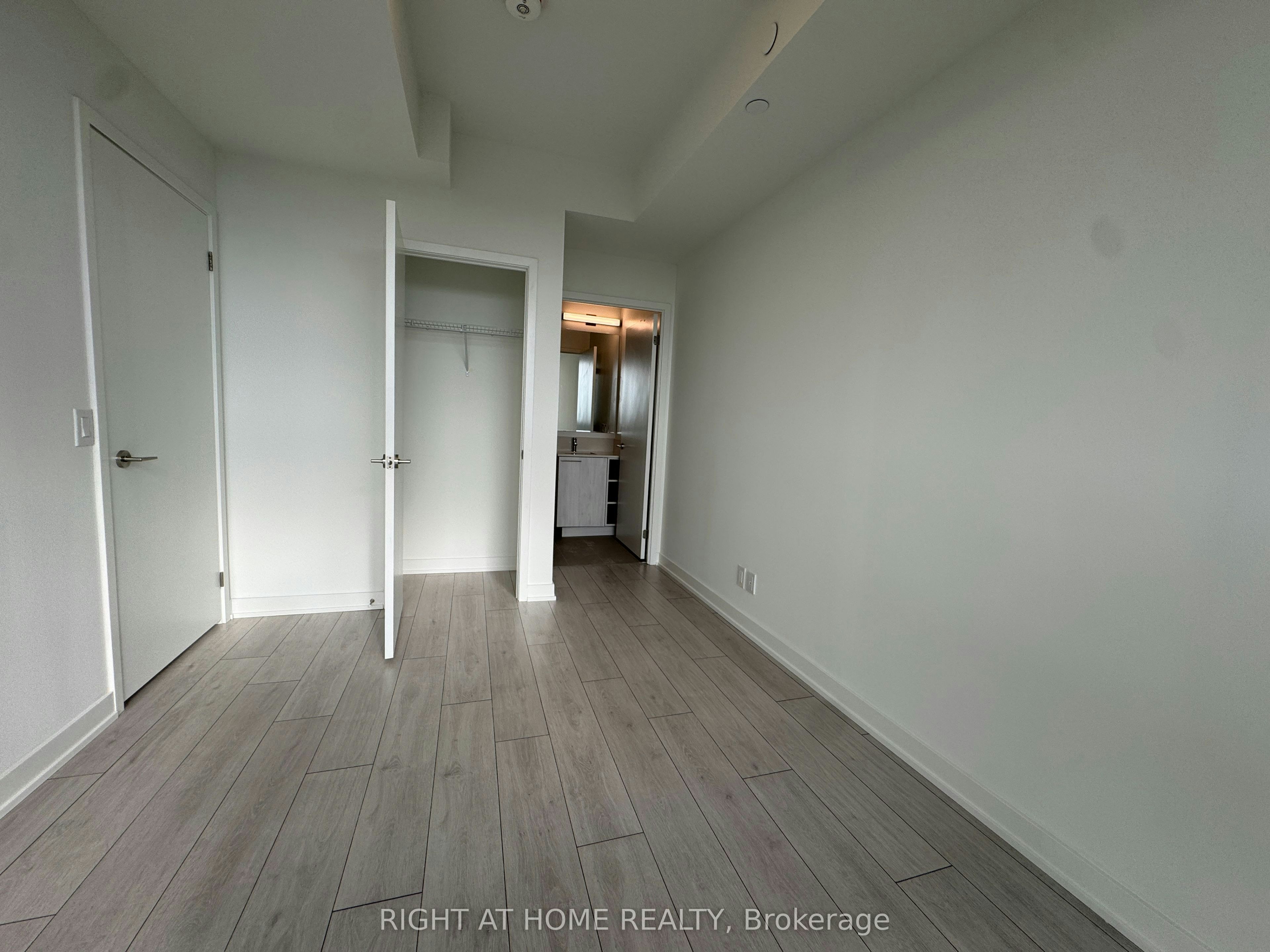 718-1381 Lakeshore Road E, Mississauga, ON, L5E 1G6 - 10