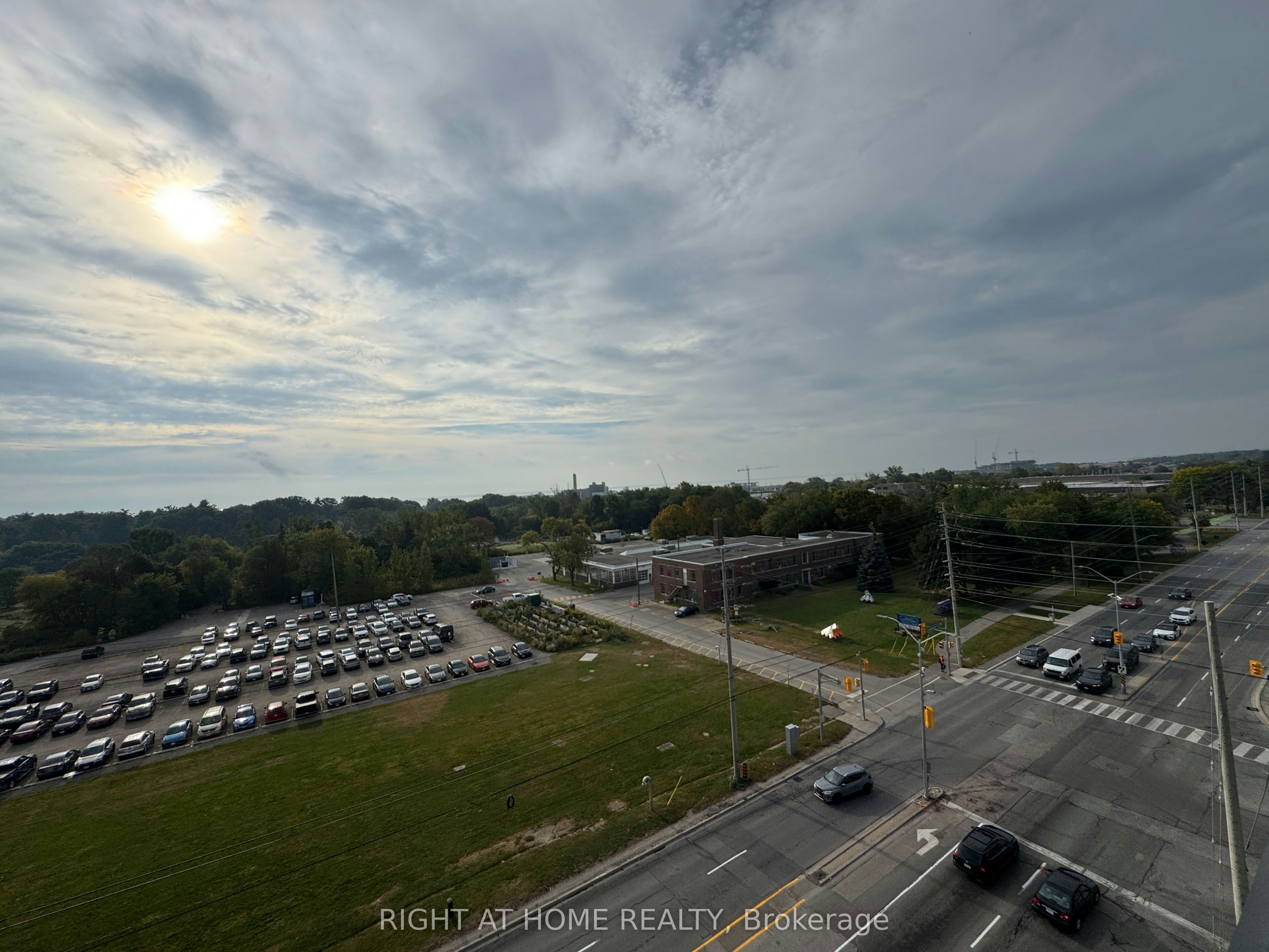 718-1381 Lakeshore Road E, Mississauga, ON, L5E 1G6 - 17