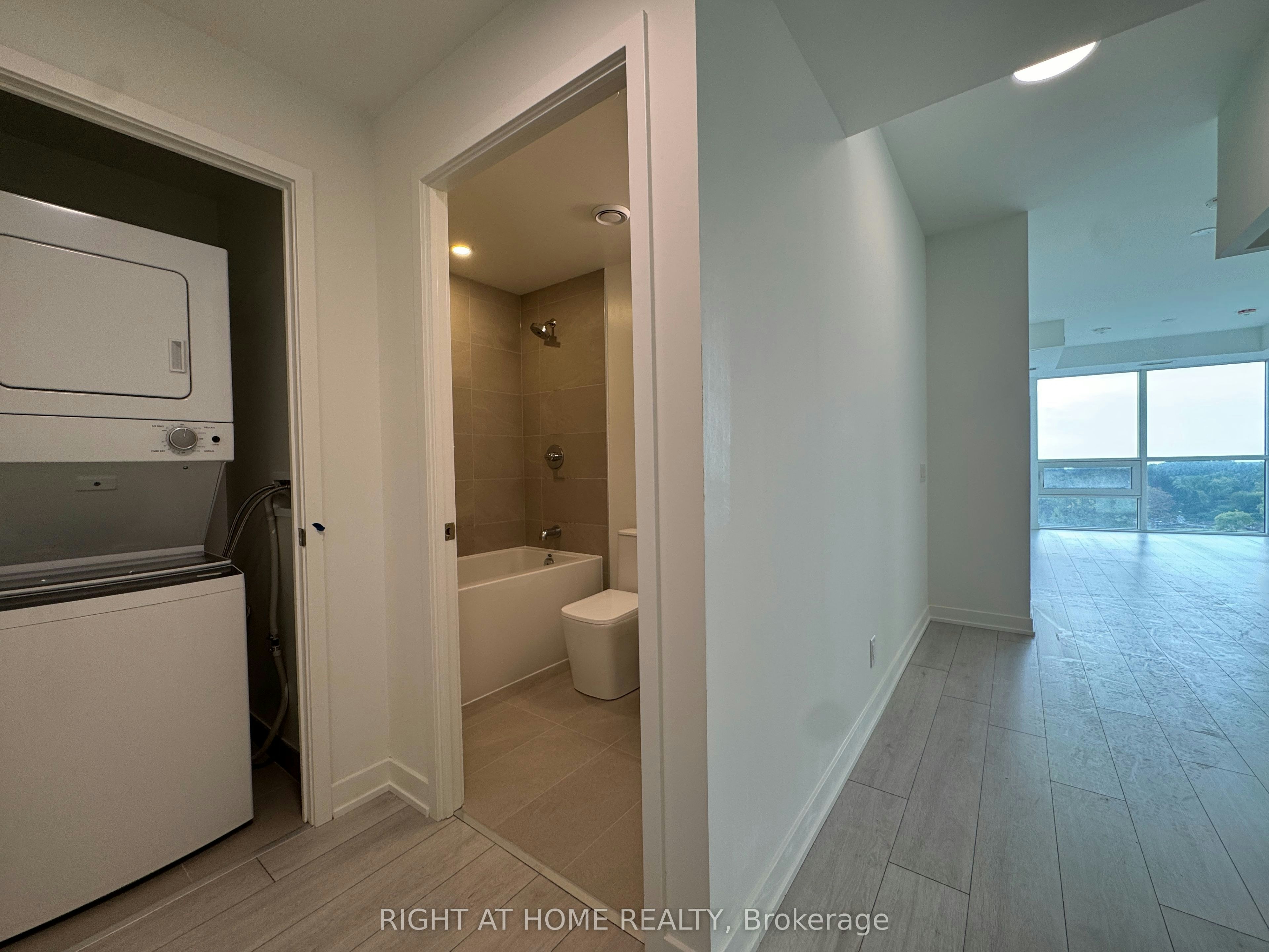 718-1381 Lakeshore Road E, Mississauga, ON, L5E 1G6 - 14