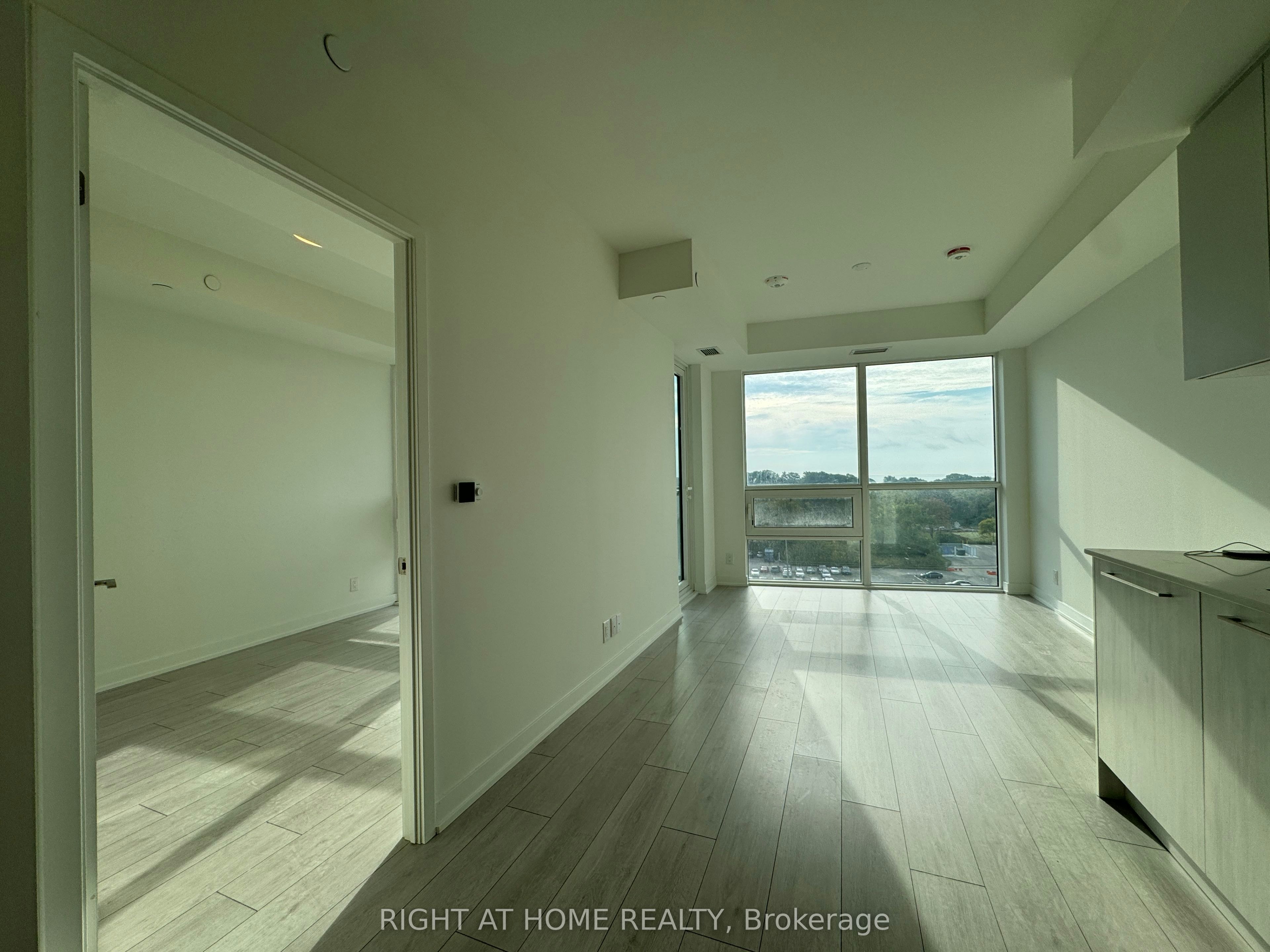 718-1381 Lakeshore Road E, Mississauga, ON, L5E 1G6 - 5