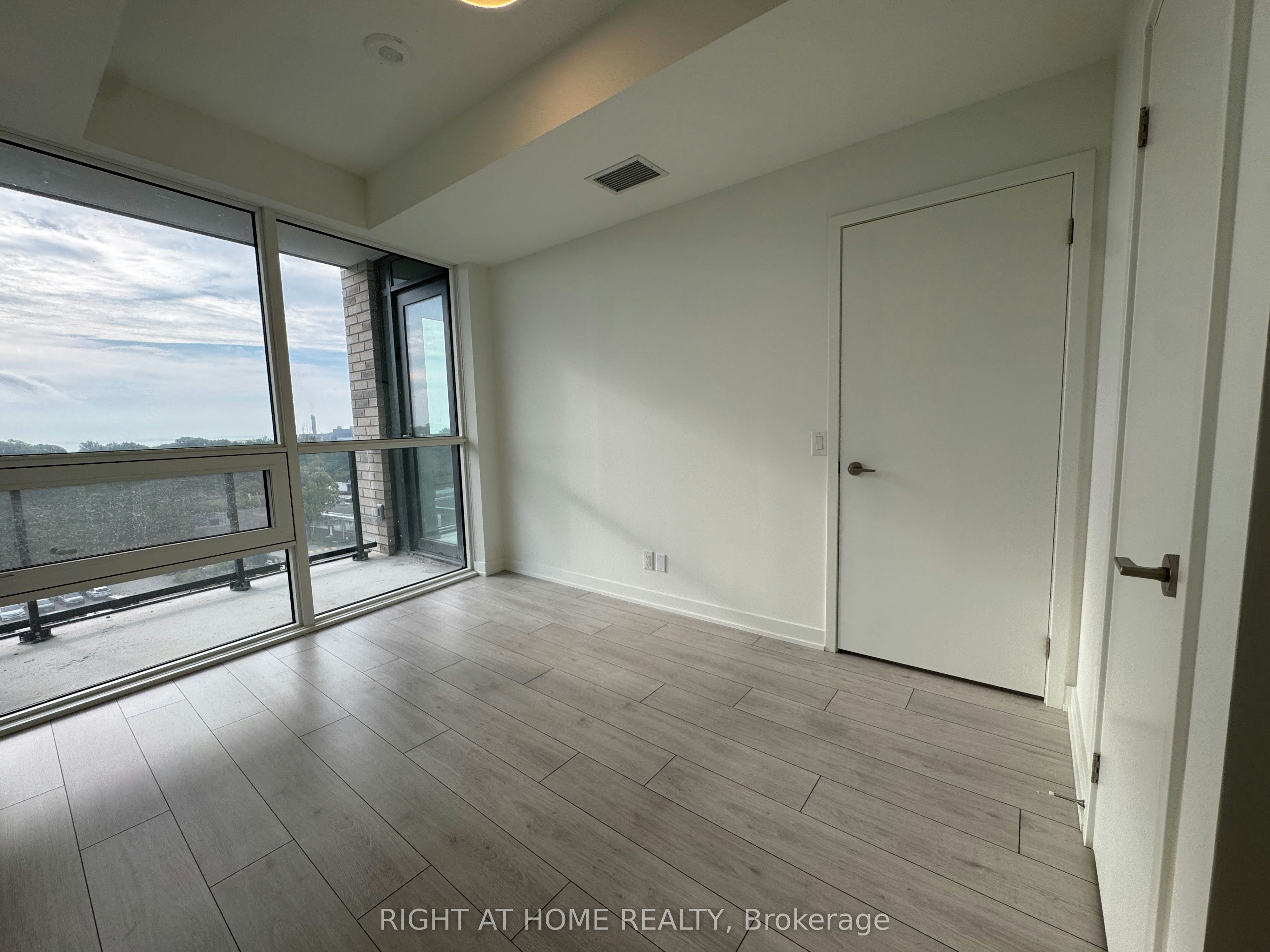 718-1381 Lakeshore Road E, Mississauga, ON, L5E 1G6 - 9