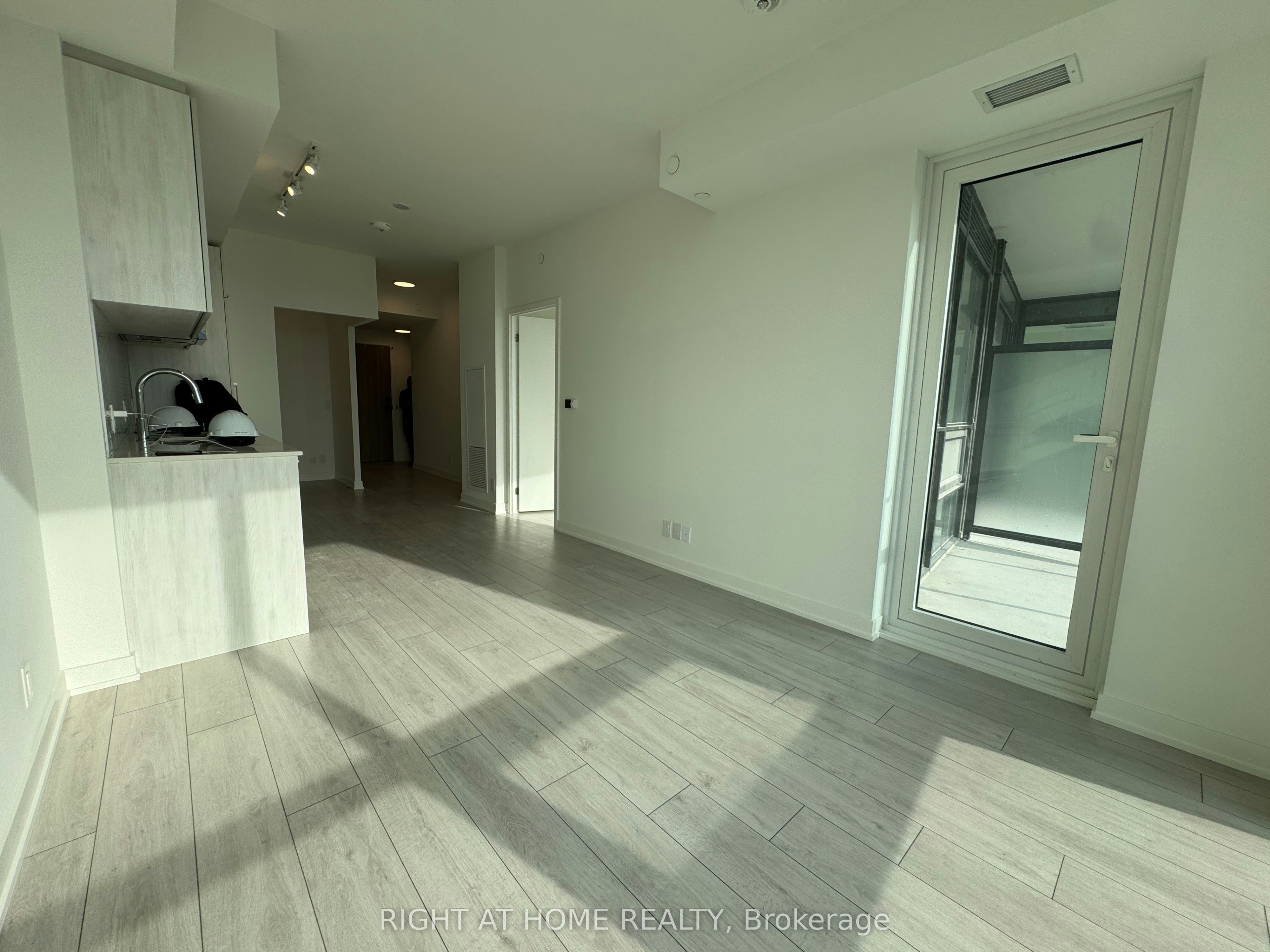 718-1381 Lakeshore Road E, Mississauga, ON, L5E 1G6 - 16