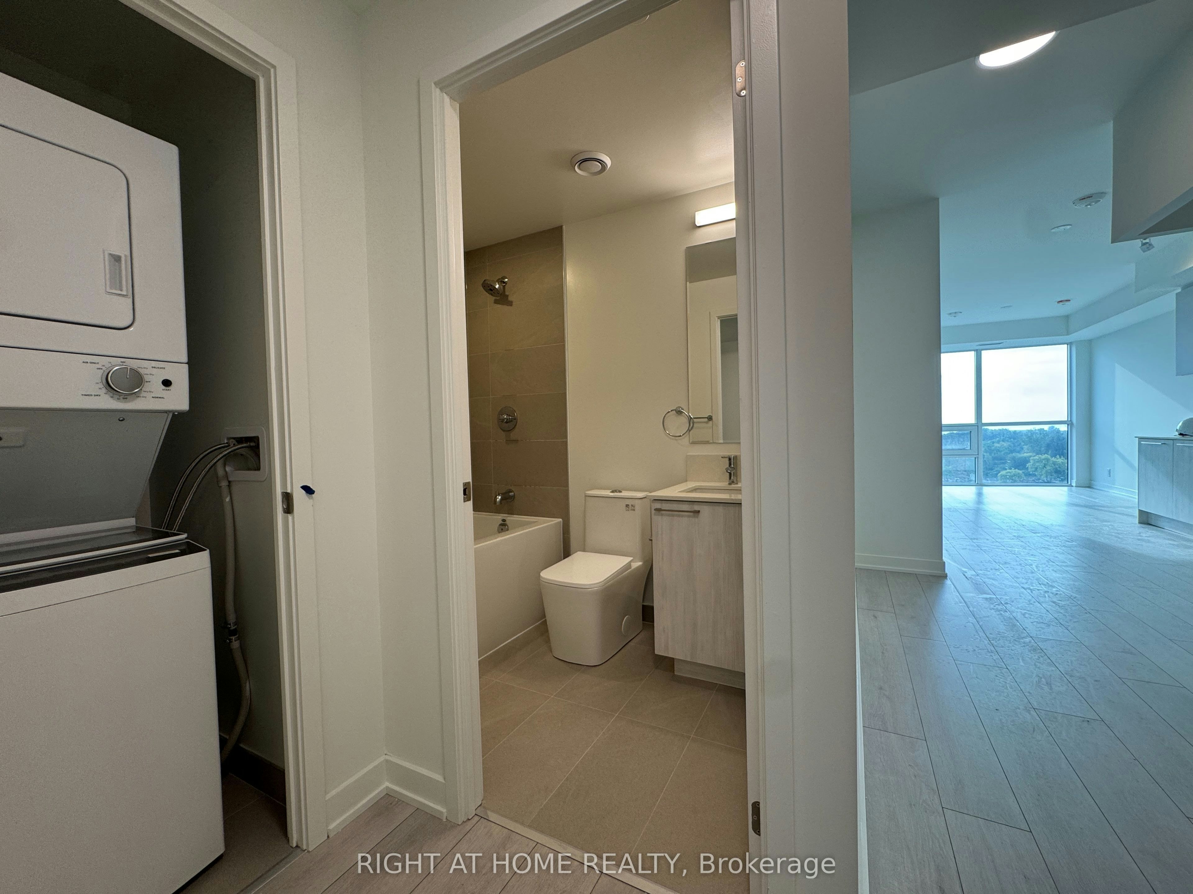 718-1381 Lakeshore Road E, Mississauga, ON, L5E 1G6 - 15