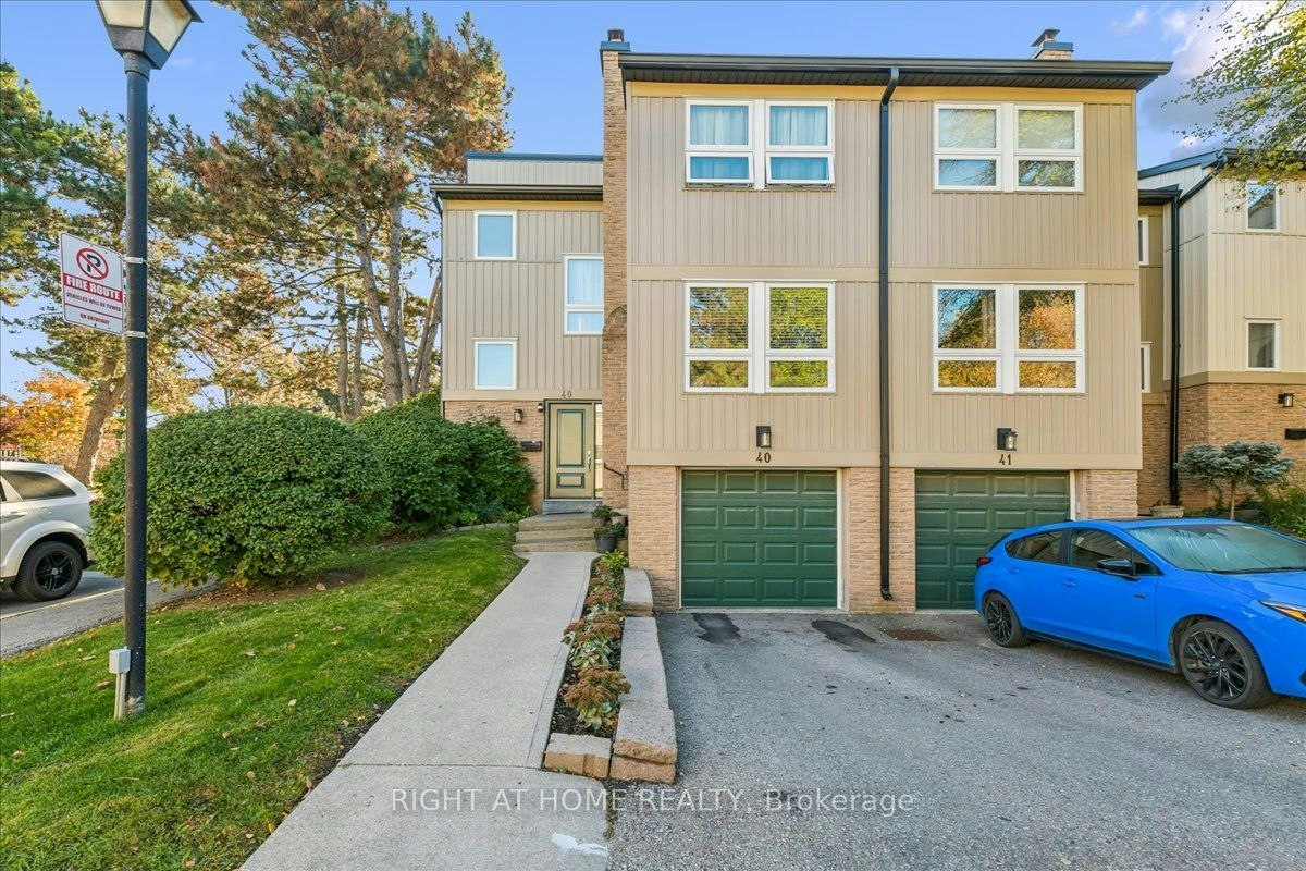 40-7080 Copenhagen Drive N, Mississauga, ON, L5N 2C9