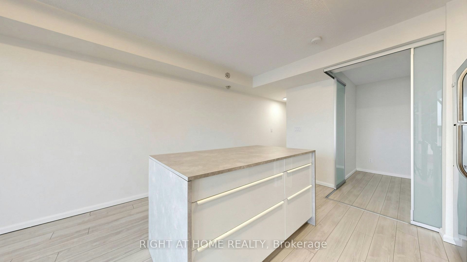 1016-20 Joe Shuster Way, Toronto, ON, M6K 0A3 - 14