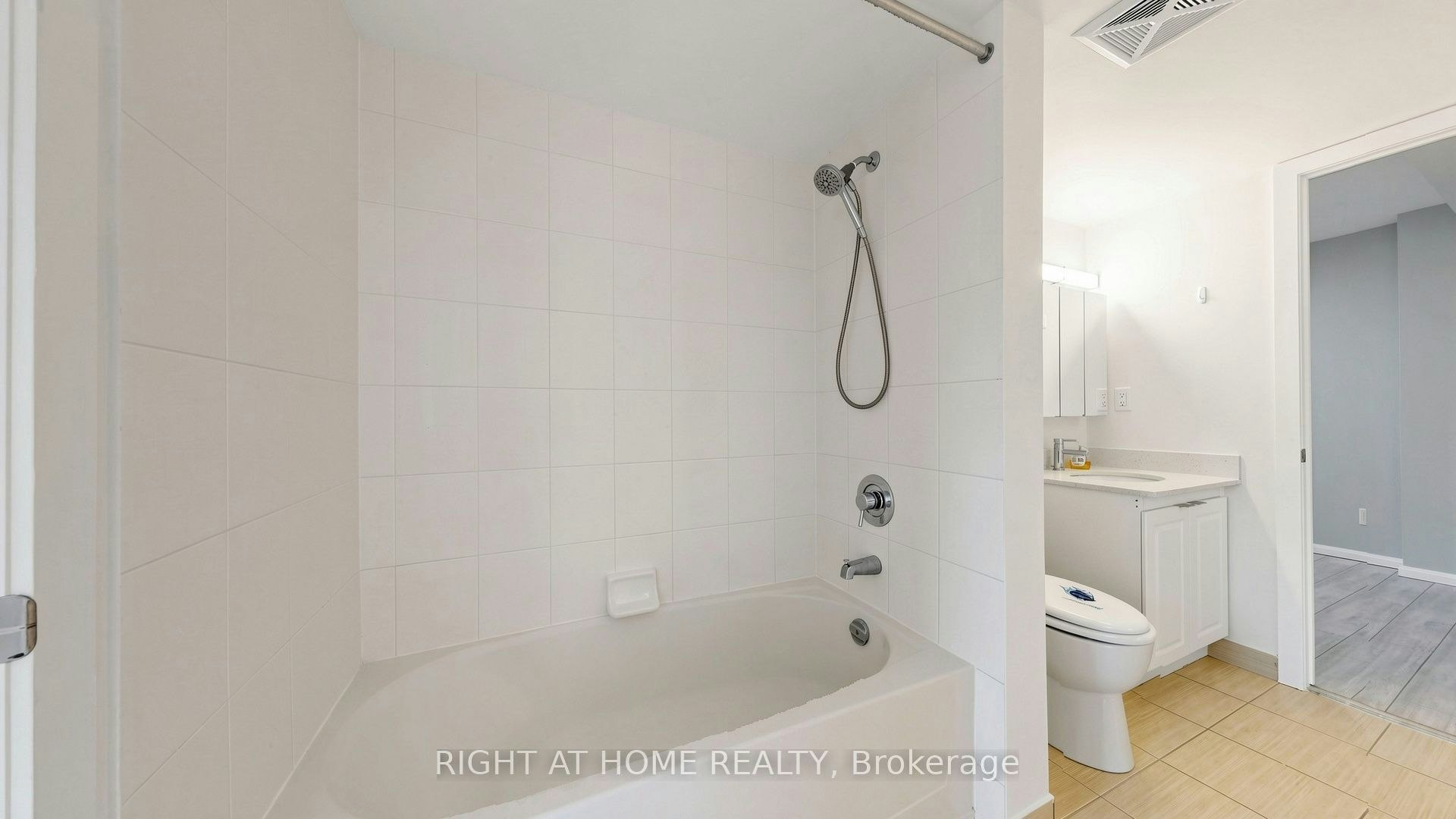 1016-20 Joe Shuster Way, Toronto, ON, M6K 0A3 - 28