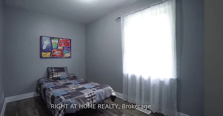 15 Elizabeth Street S, Halton Hills, ON, L7G 2R1 - 9
